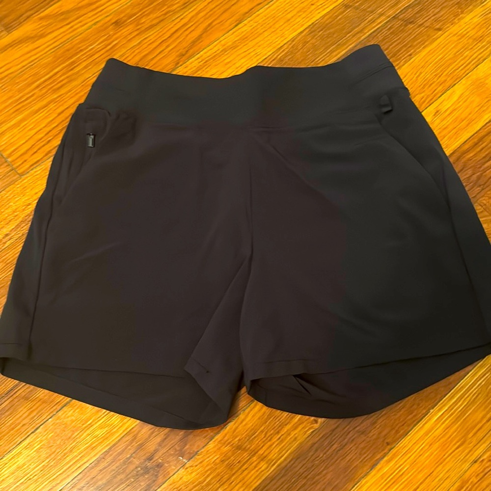 Black athleta shorts